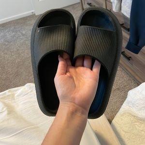 Black slides from Amazon